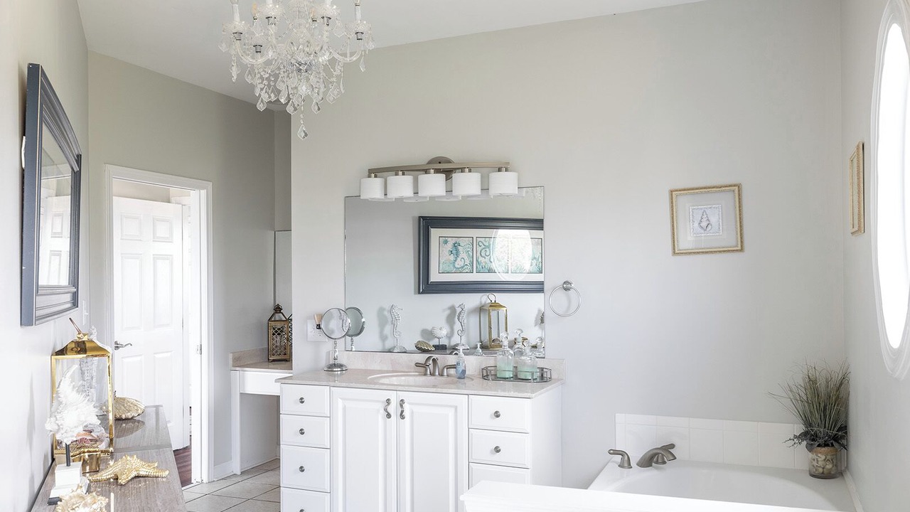 Photo of Bathroom in Pine Knoll Shores