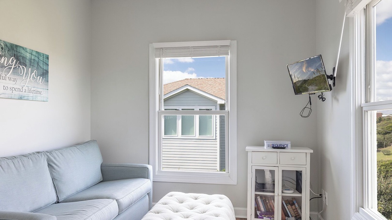 Photo of Bedroom in Pine Knoll Shores
