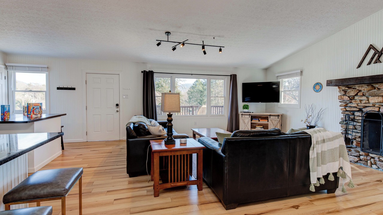 Photo of Livingroom in Black Mountain