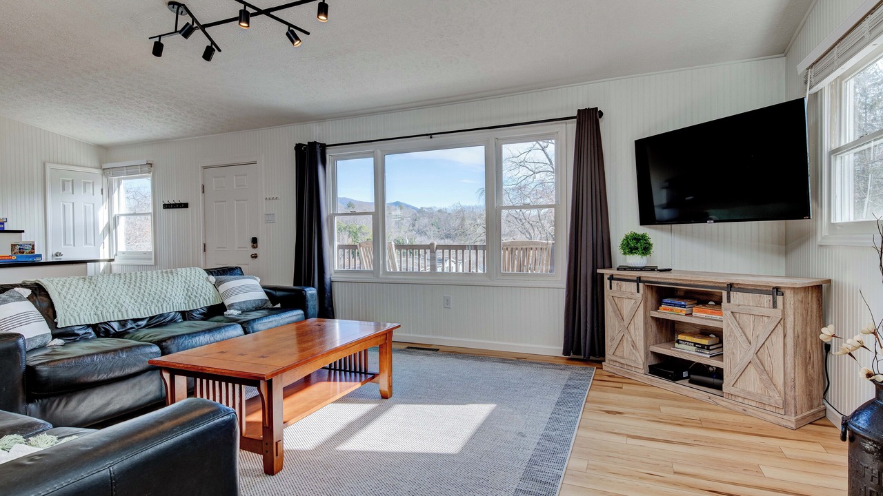 Photo of Livingroom in Black Mountain