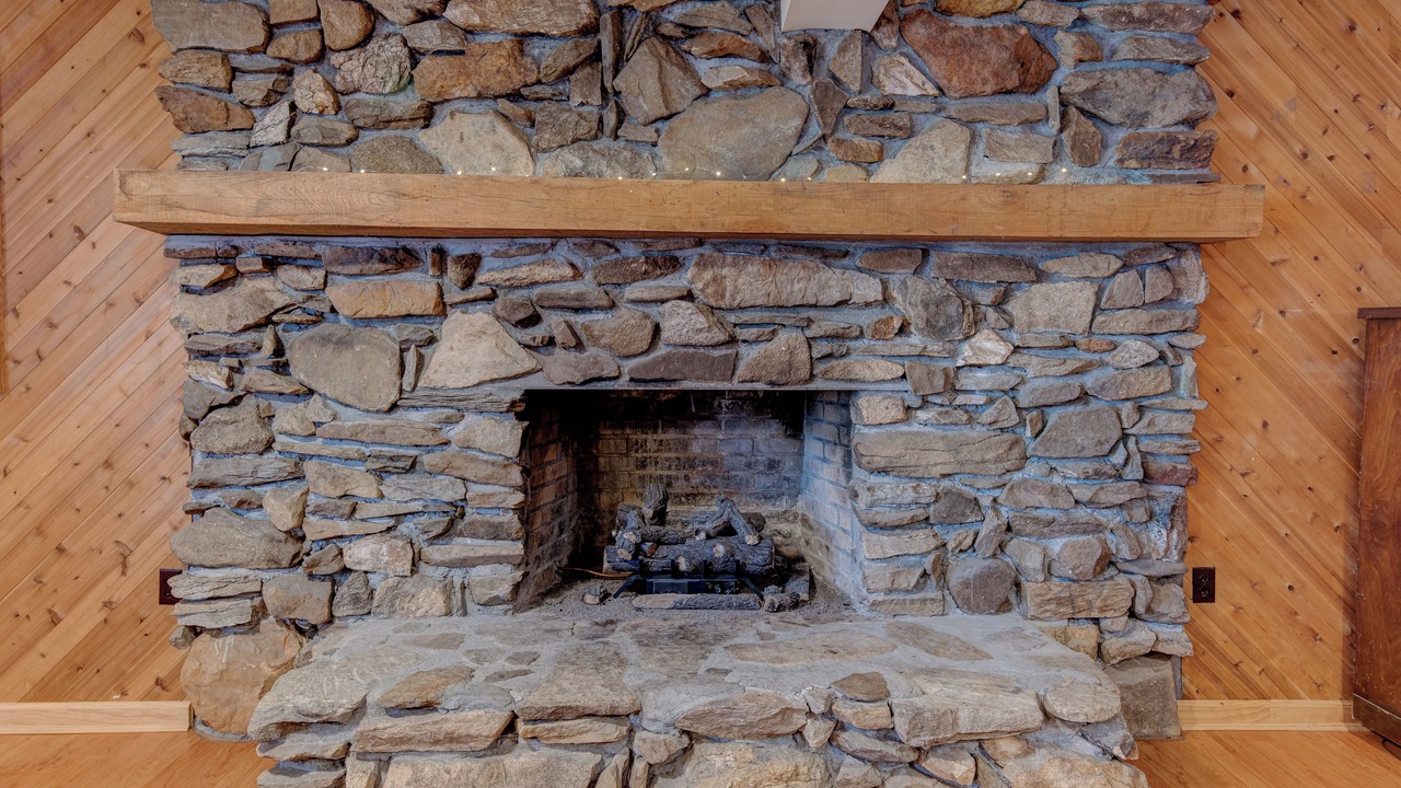 Photo of Livingroom in Black Mountain