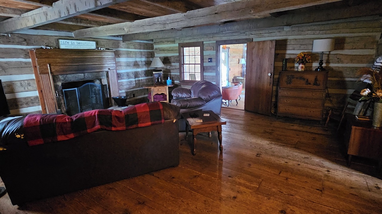 Photo of Livingroom in Dobson