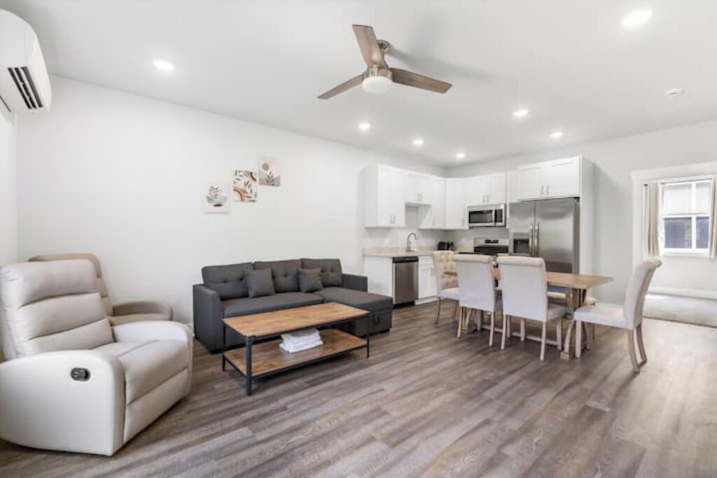 Photo of Livingroom in Nashboro Village