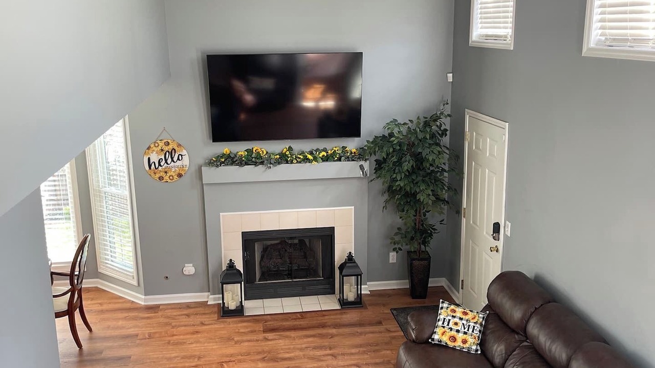 Photo of Livingroom in Northeast Raleigh