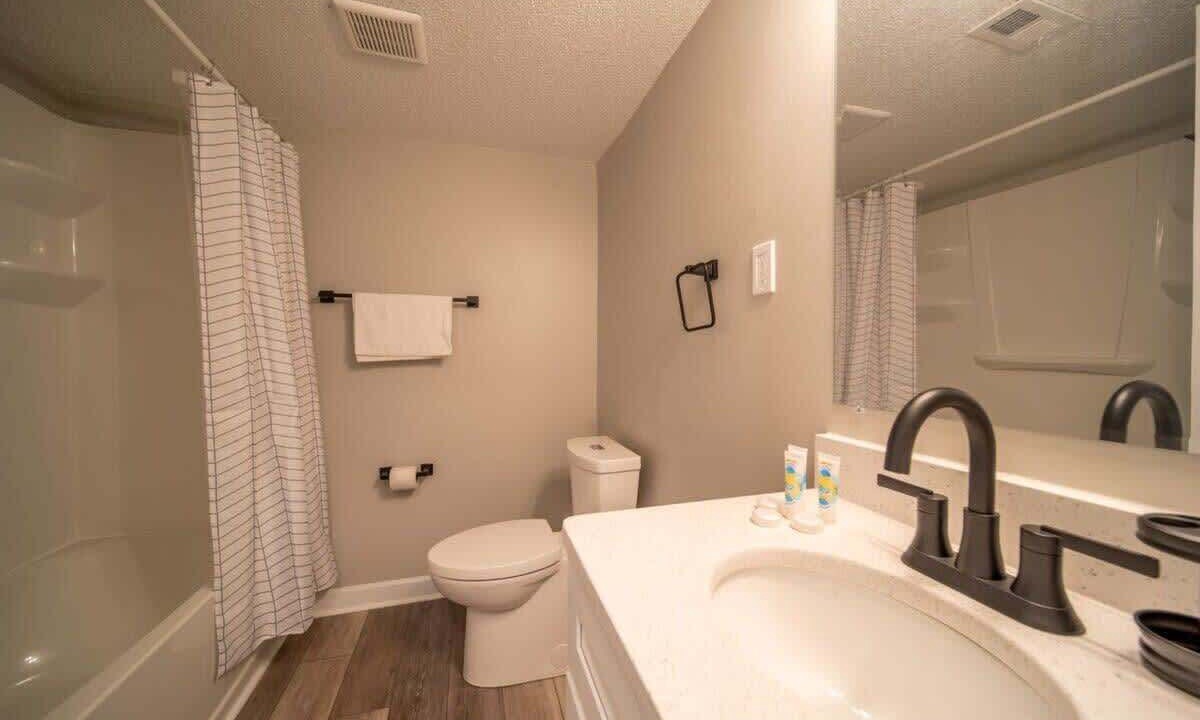 Photo of Bathroom in East Ocean View