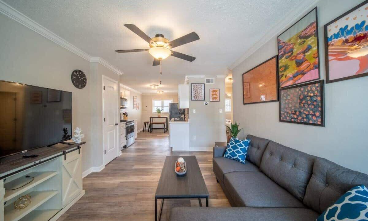 Photo of Livingroom in East Ocean View