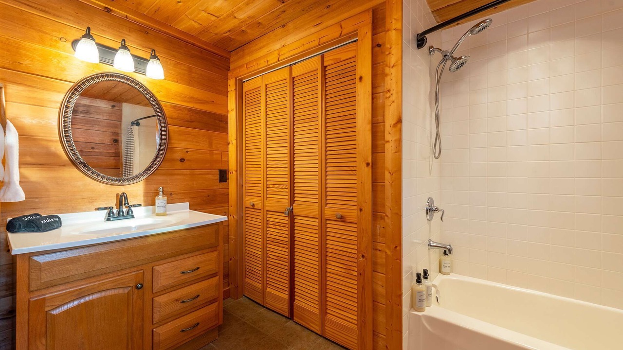 Photo of Bathroom in Marshall