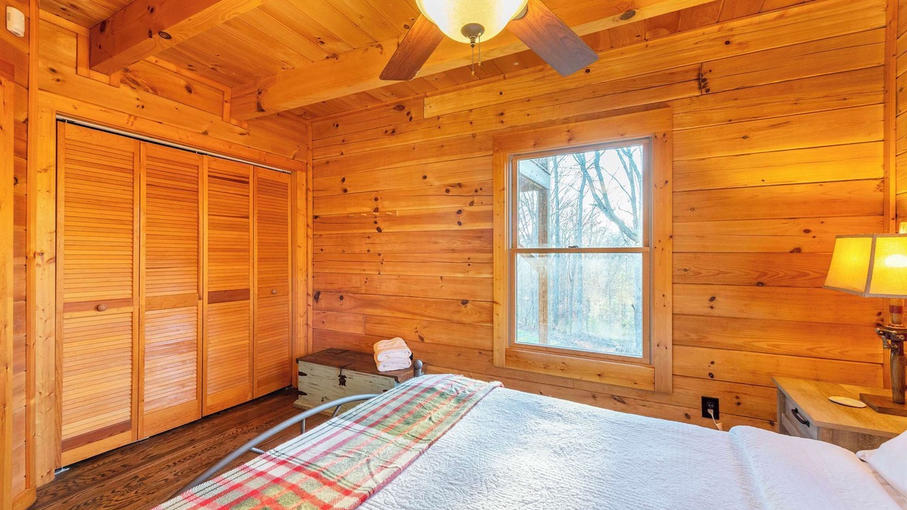 Photo of Bedroom in Marshall