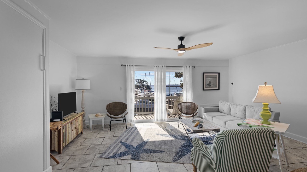 Photo of Livingroom in Fairfield Harbour