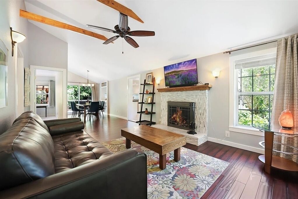 Photo of Livingroom in Barnardsville