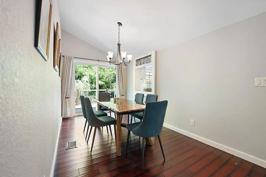 Photo of Livingroom in Barnardsville