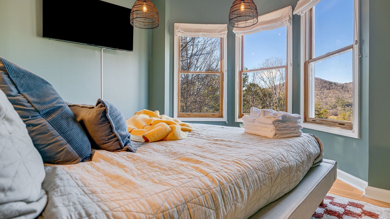 Photo of Bedroom in Asheville