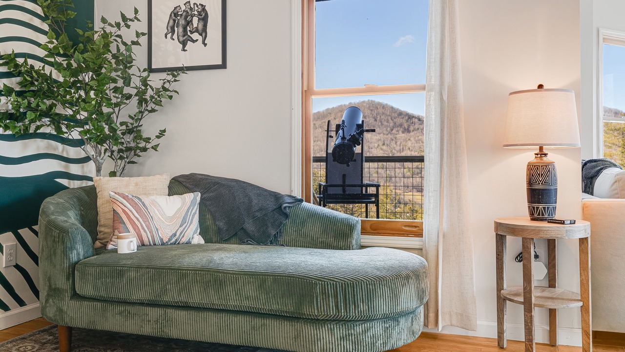 Photo of Livingroom in Asheville