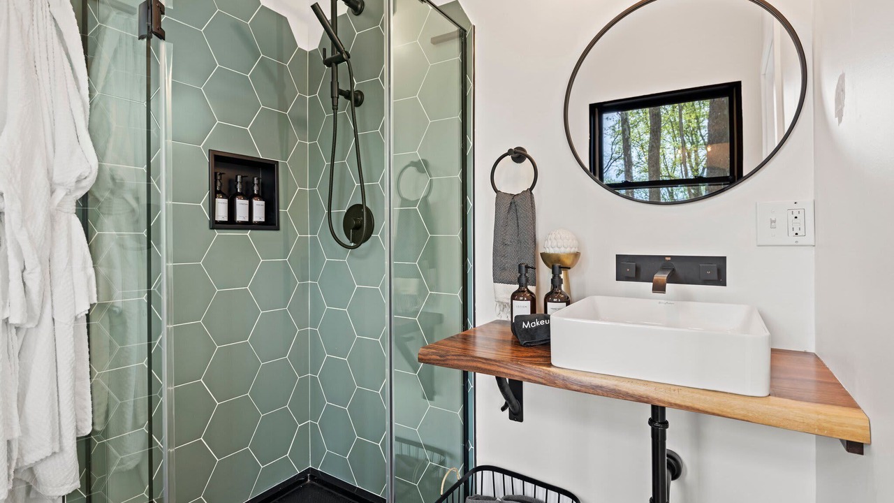 Photo of Bathroom in Alexander