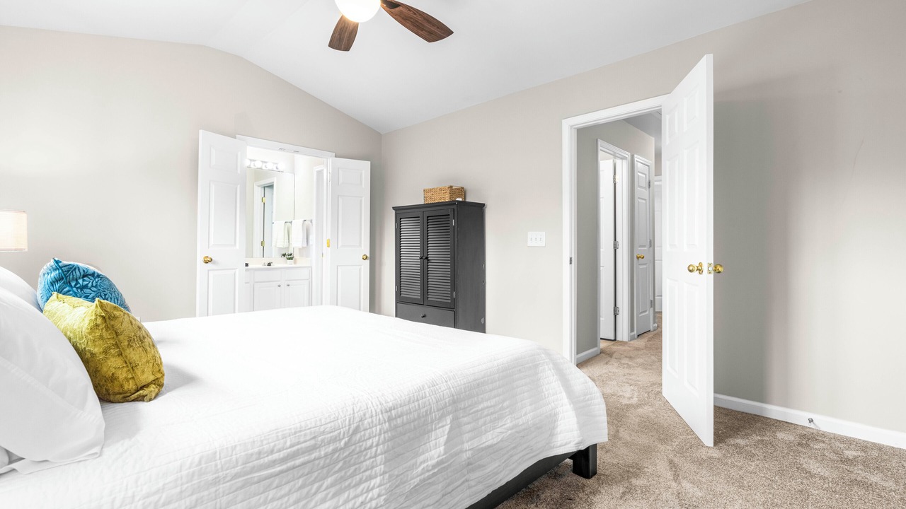 Photo of Bedroom in Long Lake