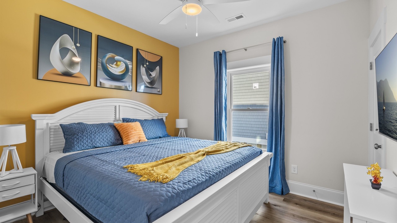 Photo of Bedroom in McCutcheon Field