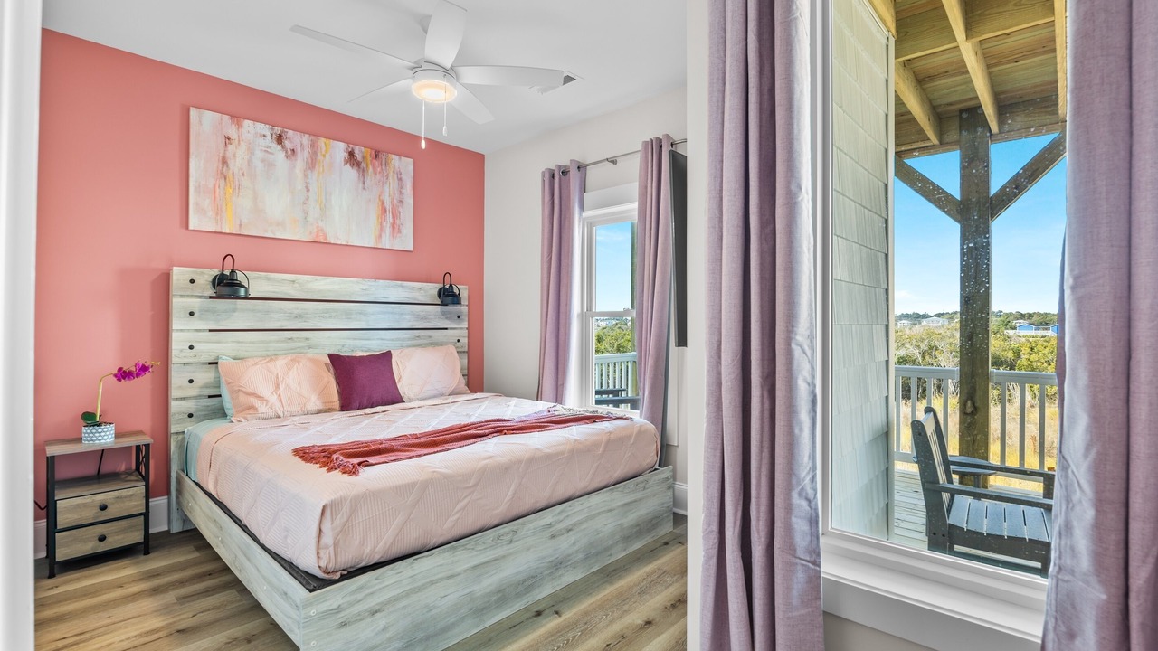 Photo of Bedroom in McCutcheon Field