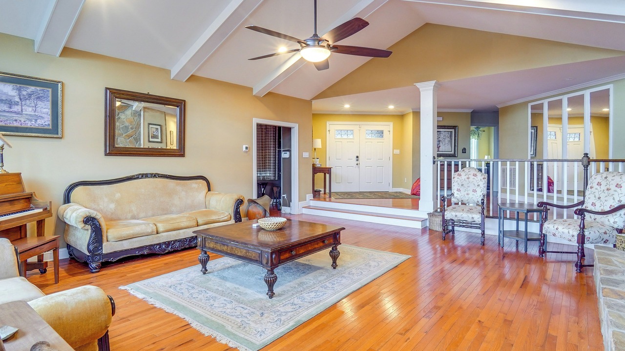 Photo of Livingroom in Westover