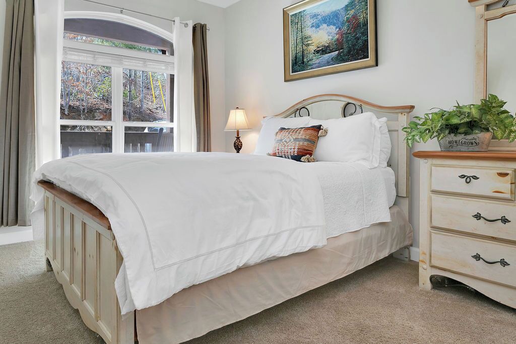 Photo of Bedroom in Lake Toxaway