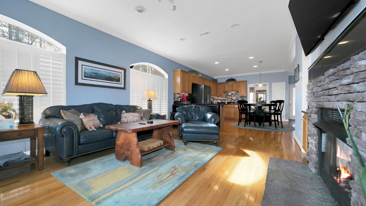 Photo of Livingroom in Lake Toxaway