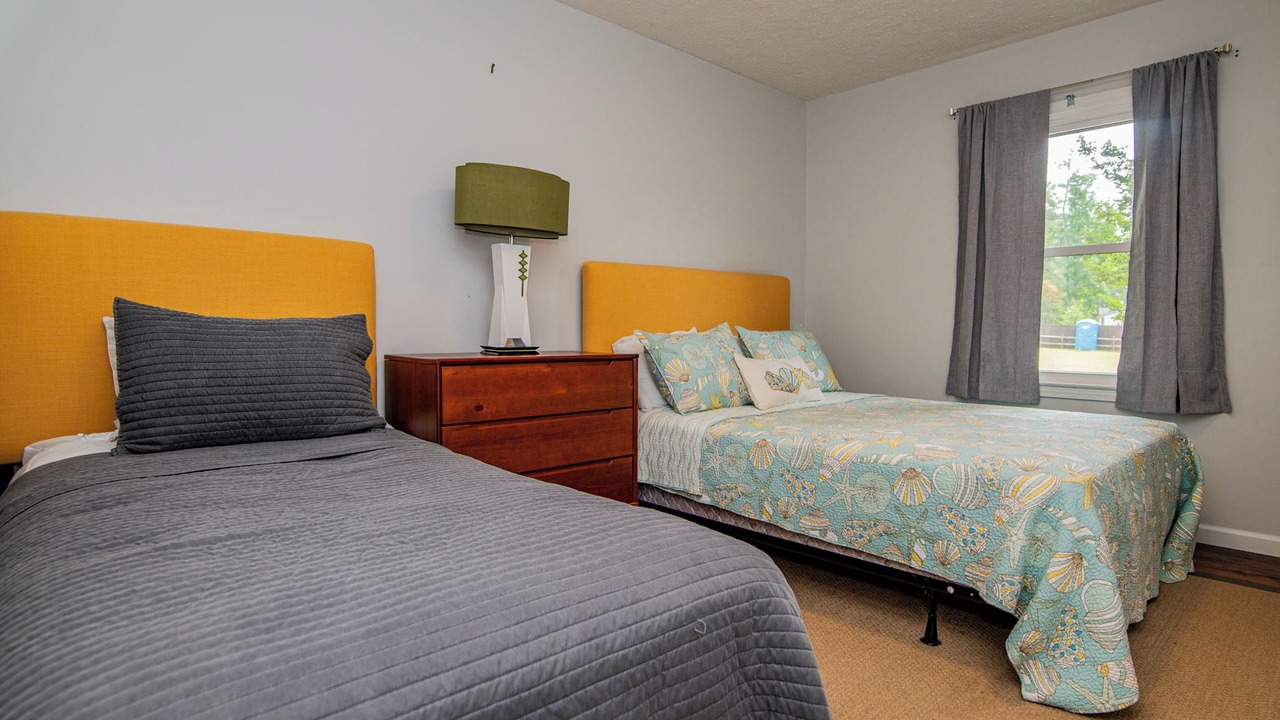 Photo of Bedroom in North Shore Acres