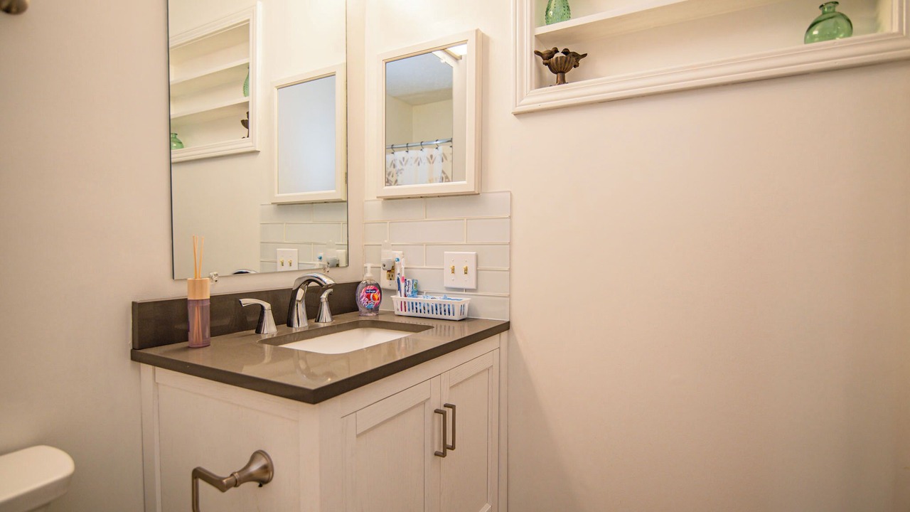 Photo of Bathroom in North Shore Acres