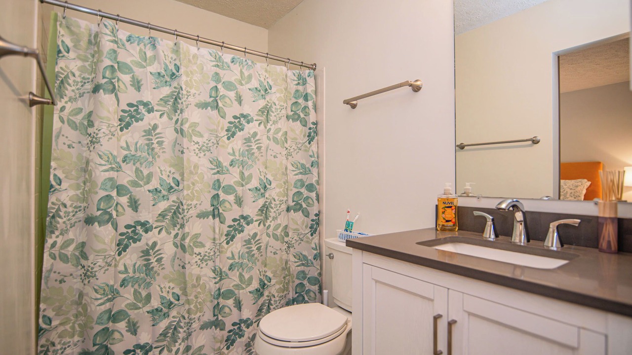Photo of Bathroom in North Shore Acres
