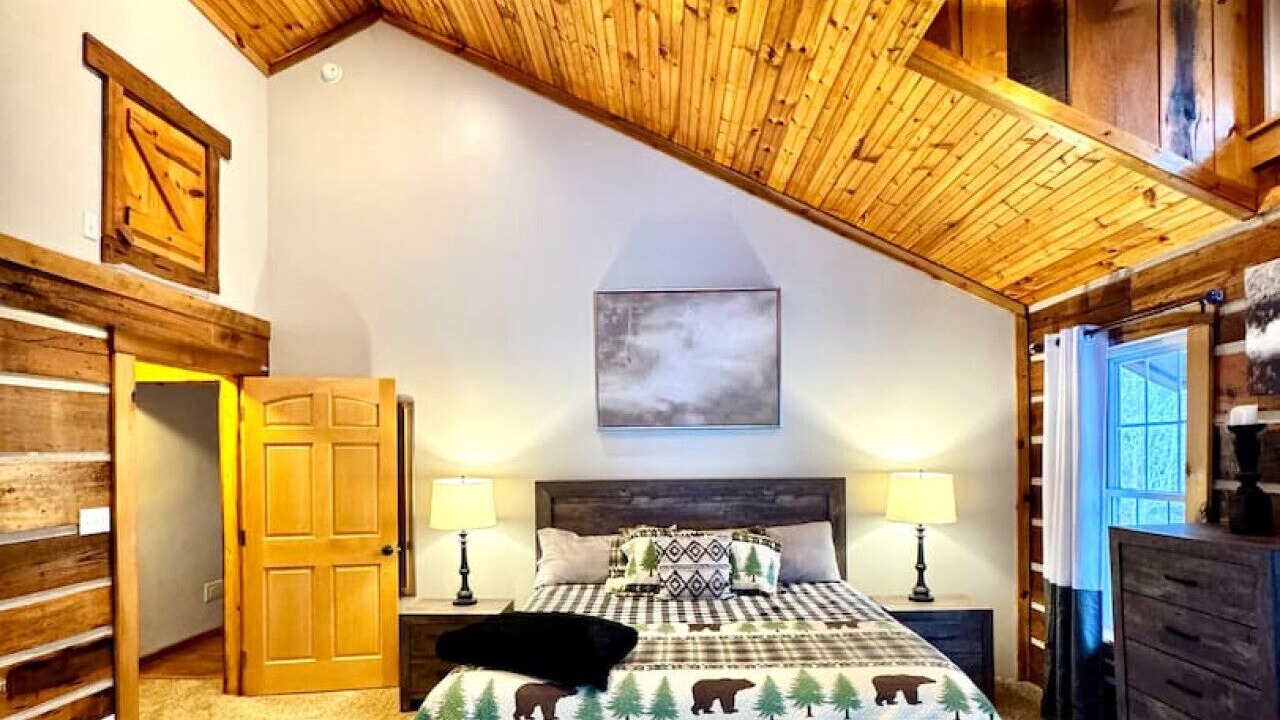 Photo of Bedroom in Mars Hill