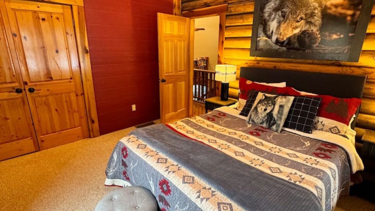 Photo of Bedroom in Mars Hill
