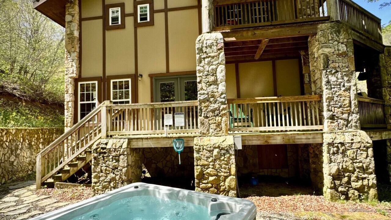 Photo of Patio Balcony in Mars Hill