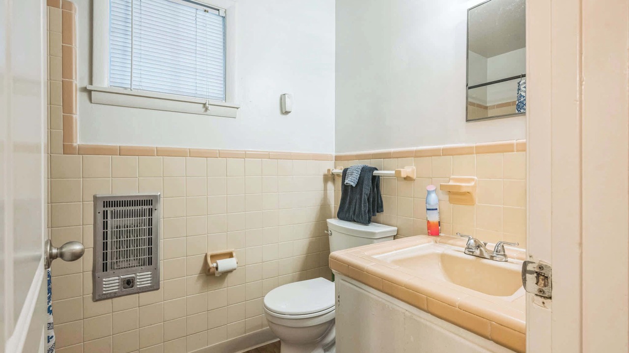 Photo of Bathroom in Melrose