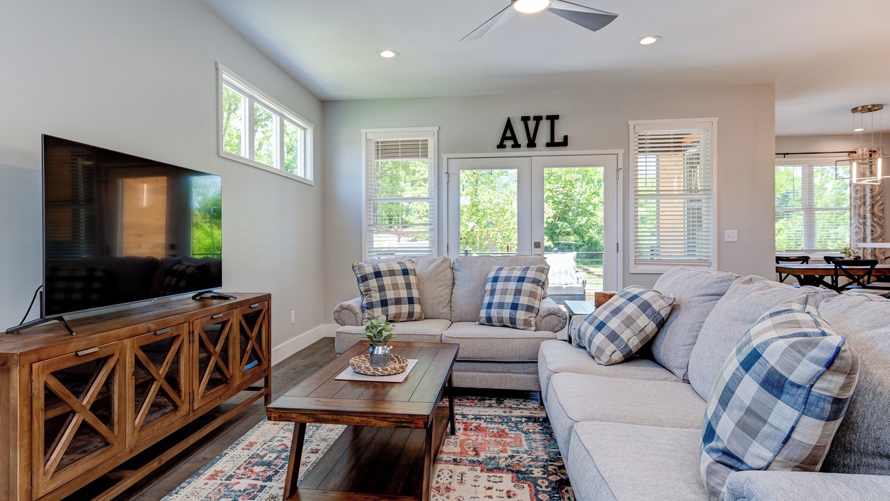 Photo of Livingroom in Woodfin