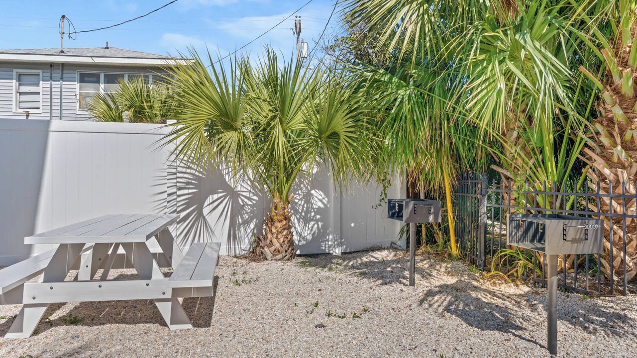 Photo of Outdoor in Ash