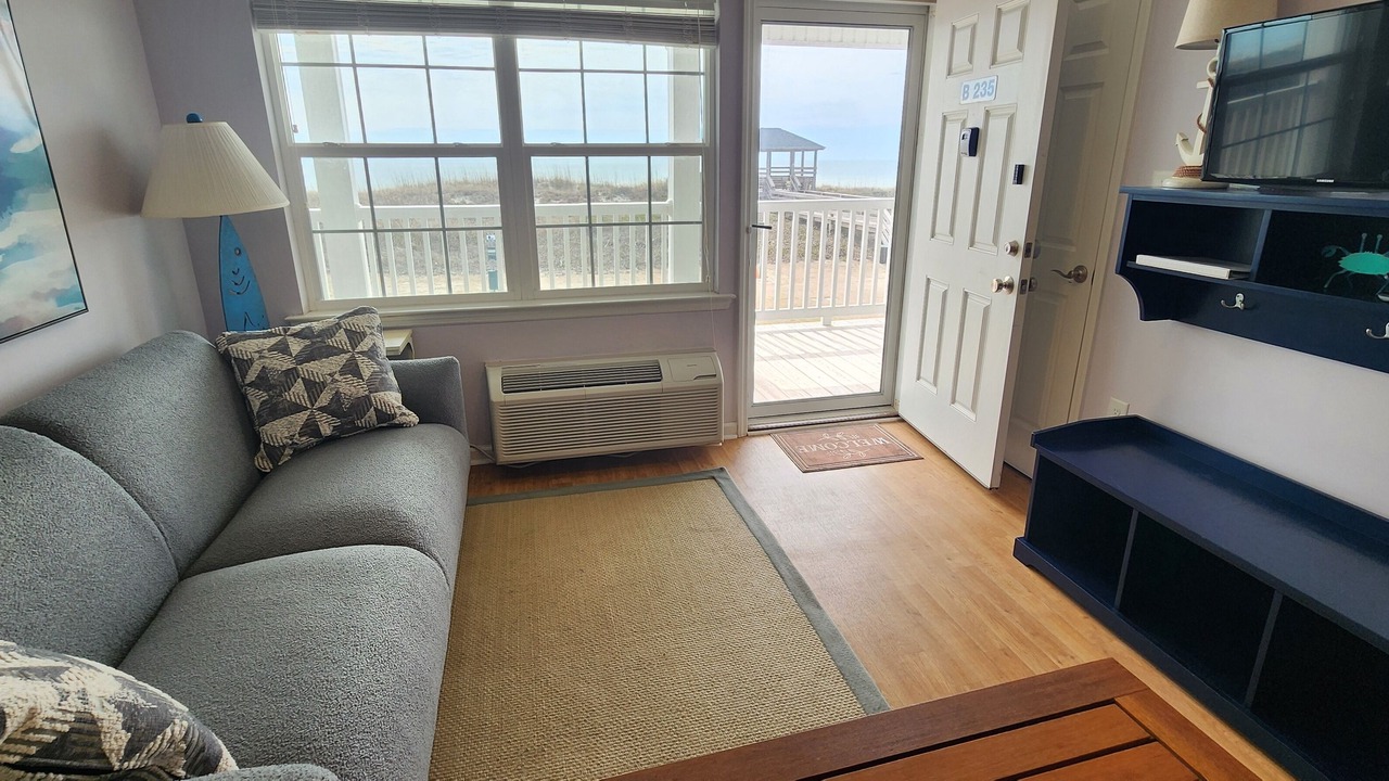 Photo of Livingroom in Atlantic Beach