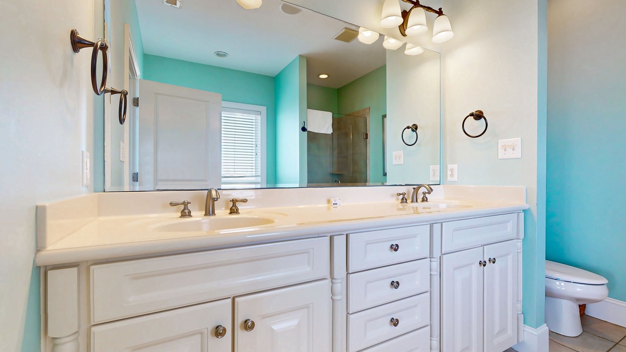 Photo of Bathroom in Pine Knoll Shores