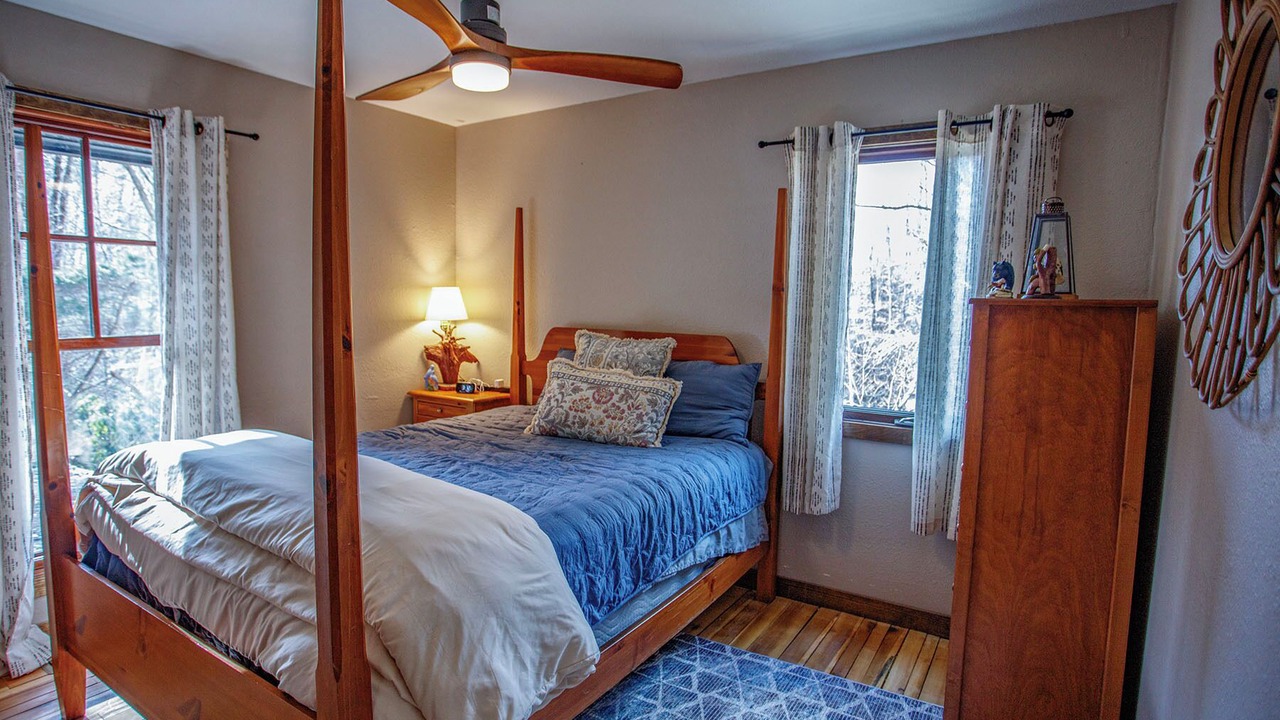 Photo of Bedroom in Altamont