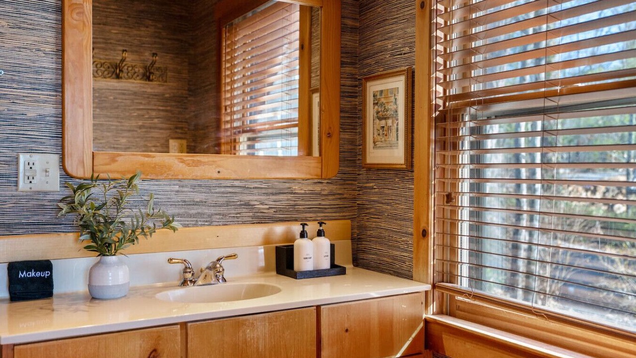 Photo of Bathroom in East End - Valley Street