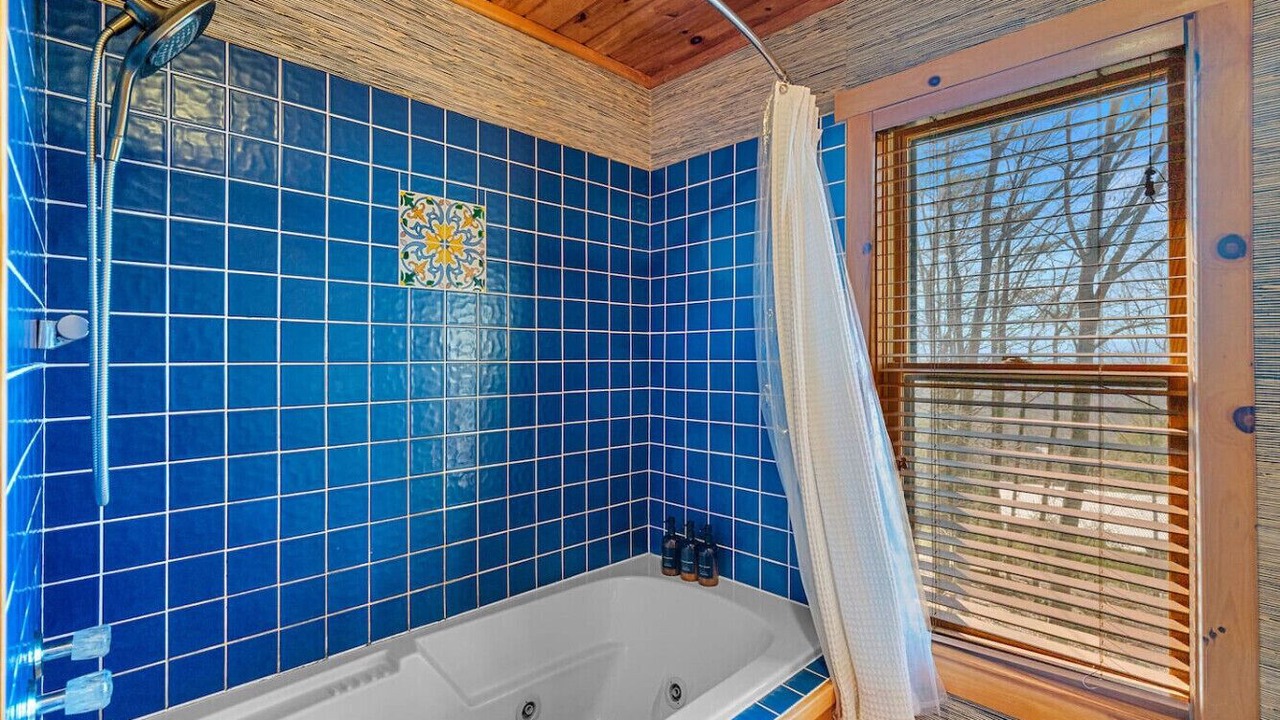 Photo of Bathroom in East End - Valley Street