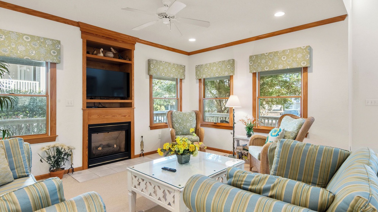 Photo of Livingroom in Corolla Light