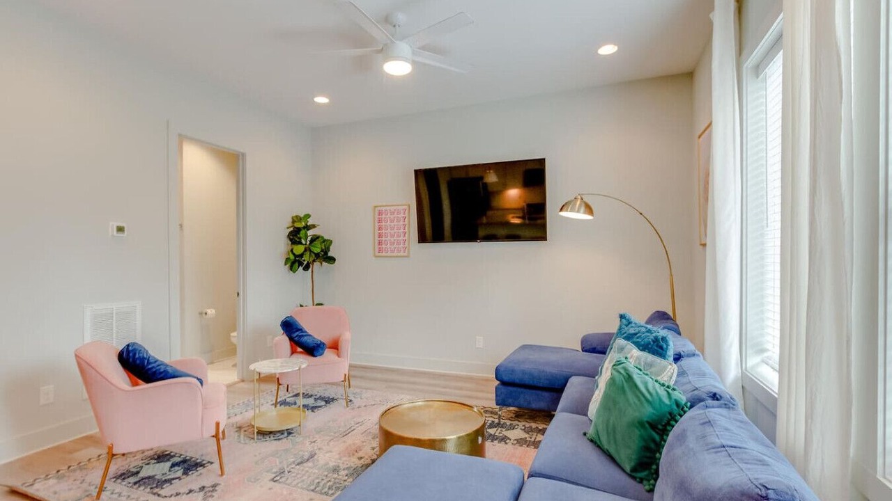 Photo of Livingroom in Talbot's Corner