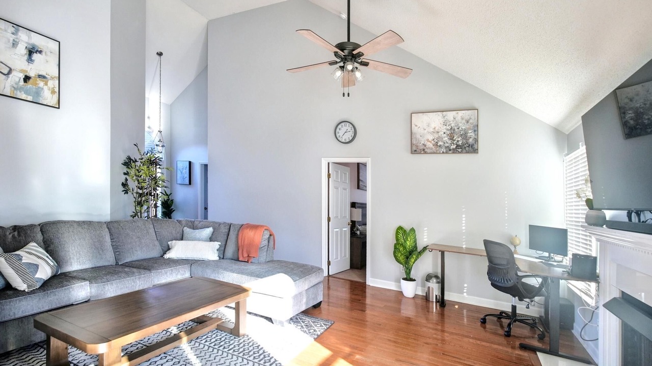 Photo of Livingroom in Apex