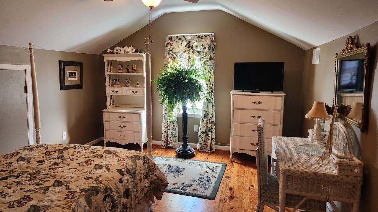 Photo of Bedroom in Stokes