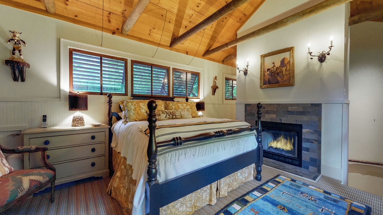 Photo of Bedroom in Lake Sequoyah