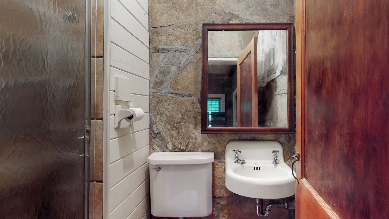 Photo of Bathroom in Lake Sequoyah