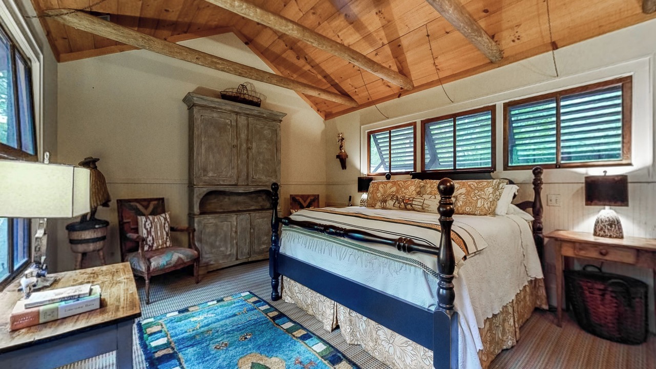 Photo of Bedroom in Lake Sequoyah