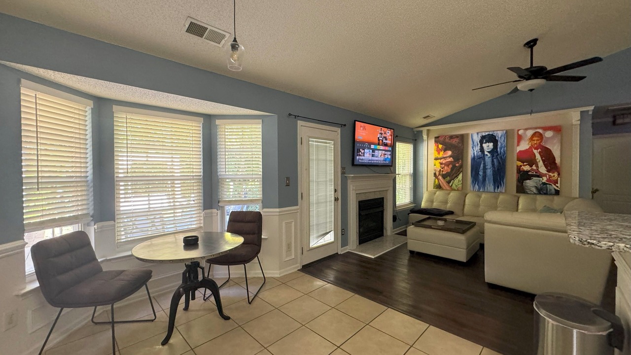 Photo of Livingroom in Paw Creek