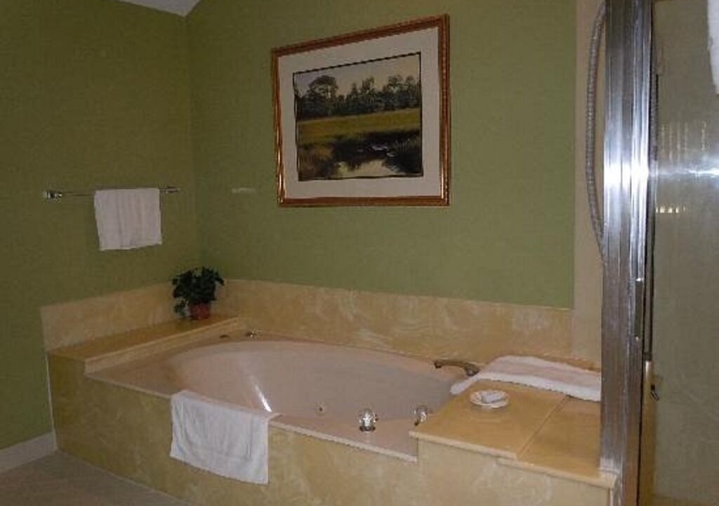 Photo of Bathroom in Shipyard Plantation