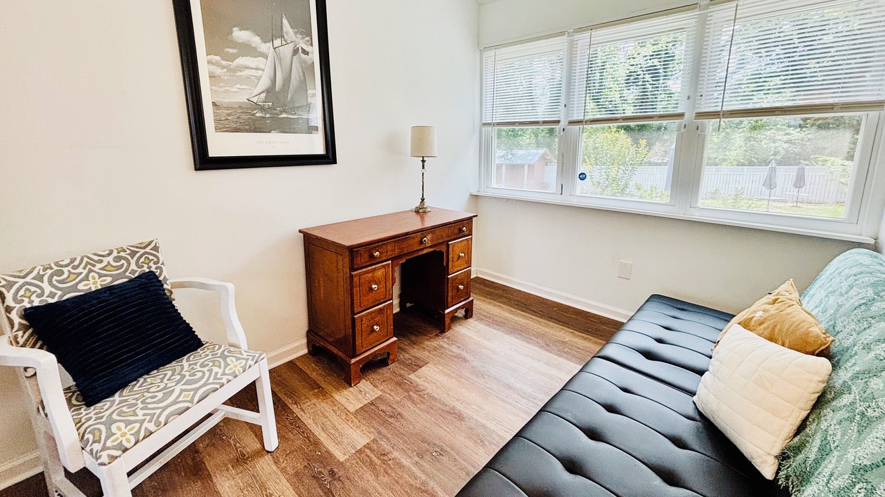 Photo of Livingroom in Burlington