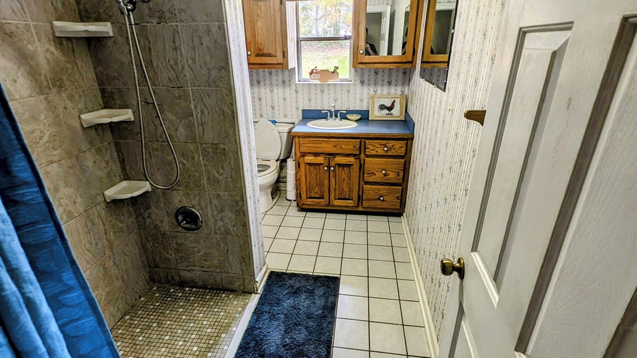 Photo of Bathroom in Roaring River