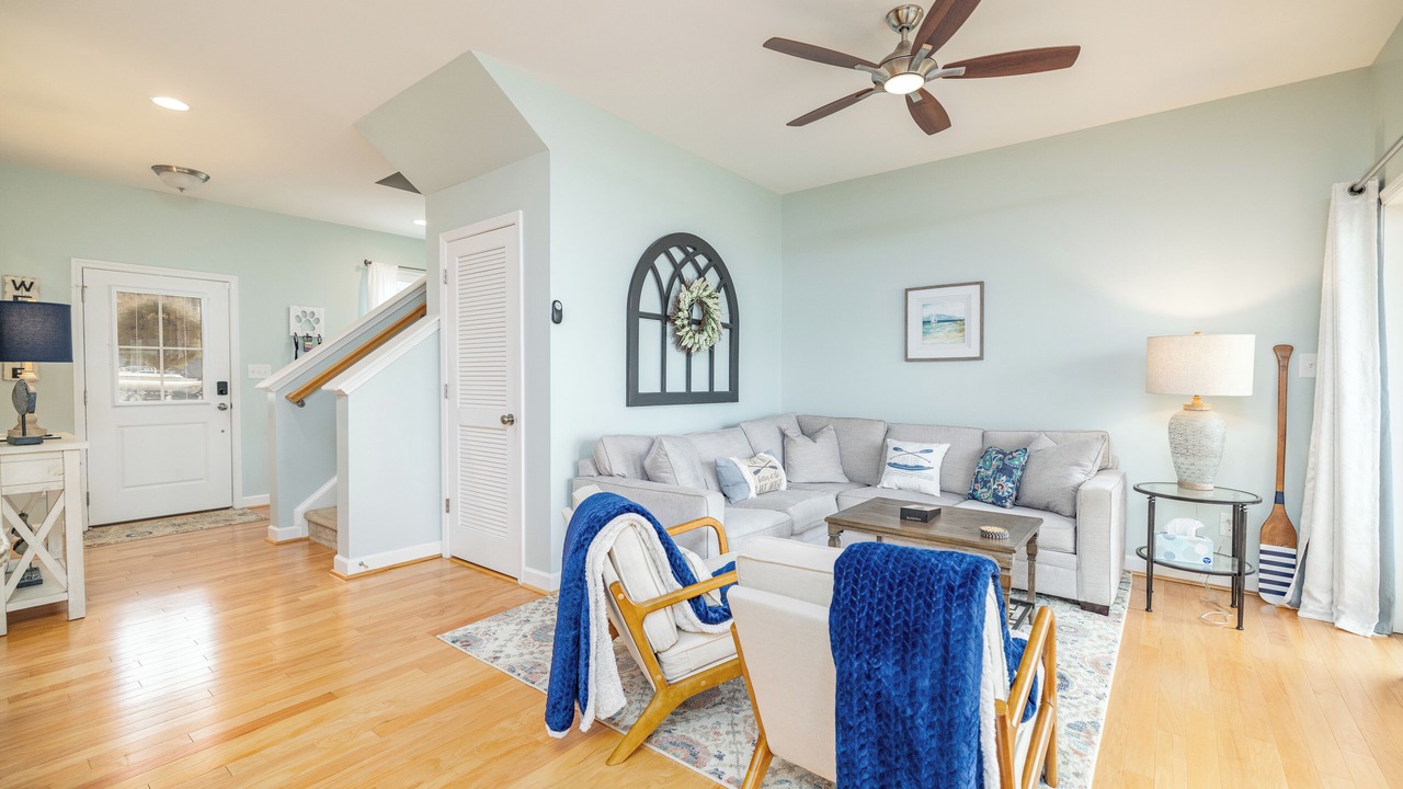 Photo of Livingroom in Eatons Crossing